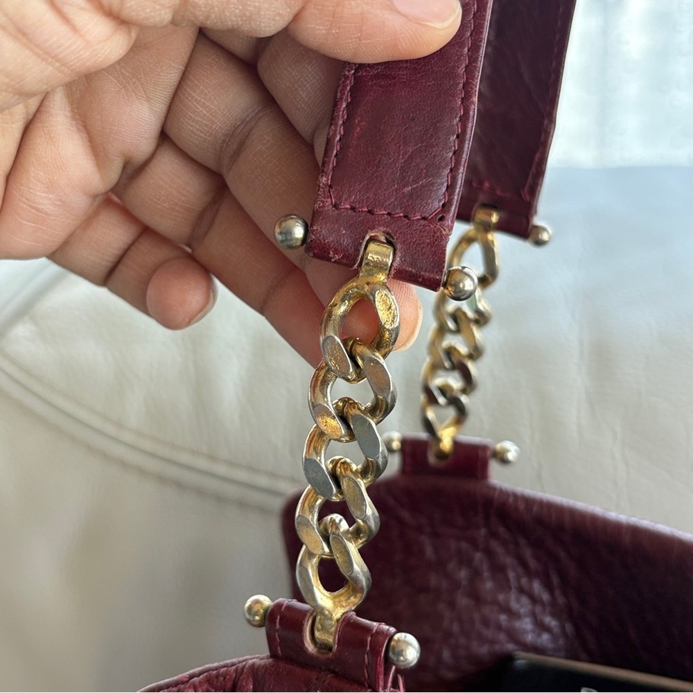 VINTAGE Embossed Floral Pattern Burgundy Leather Shoulder Crossbody Bag - Picture 4 of 16